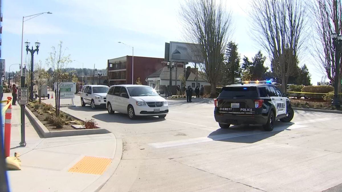 1 of 2 Everett shooting victims dies, homicide investigation underway