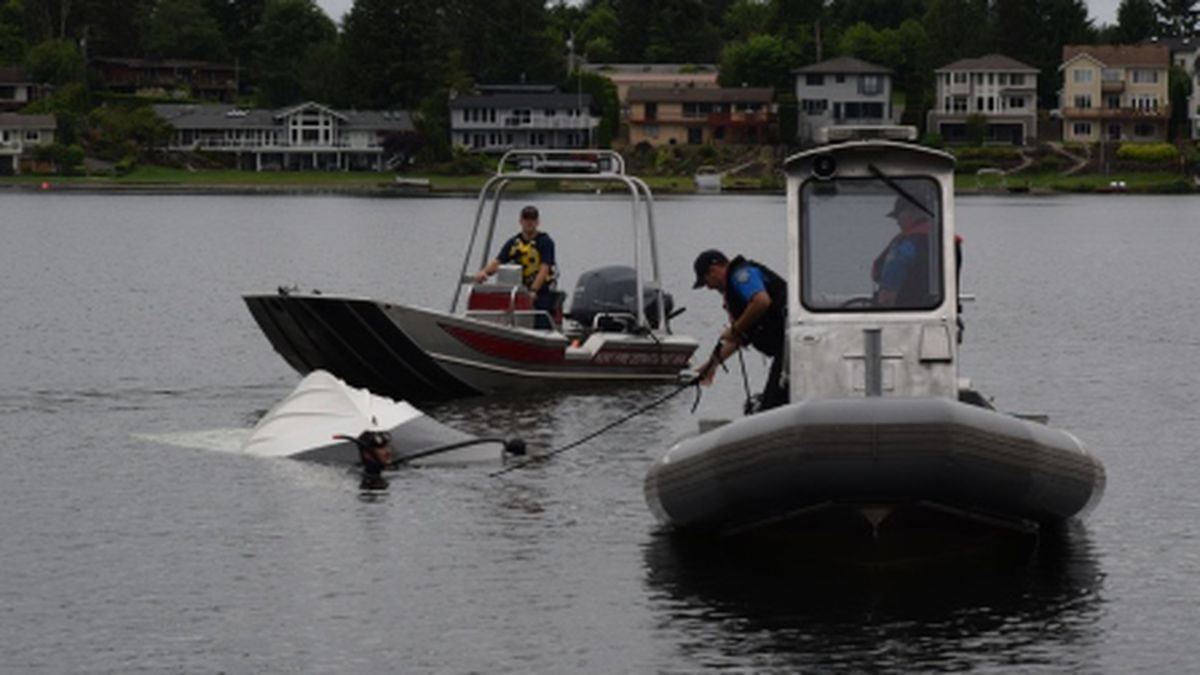 Fishing boat capsizes on Lake Meridian, two men rescued