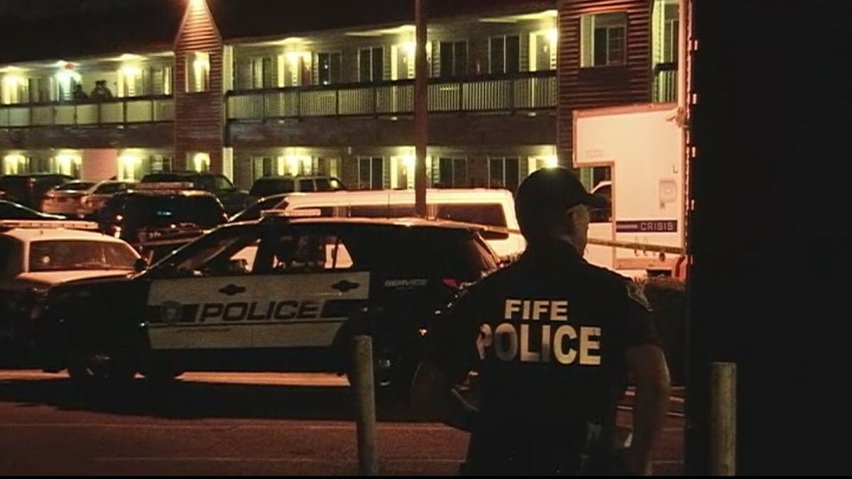 Fife motel evacuated during police standoff