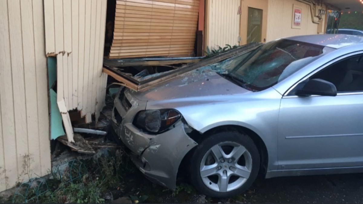 Car Crashes Into Everett Restaurant