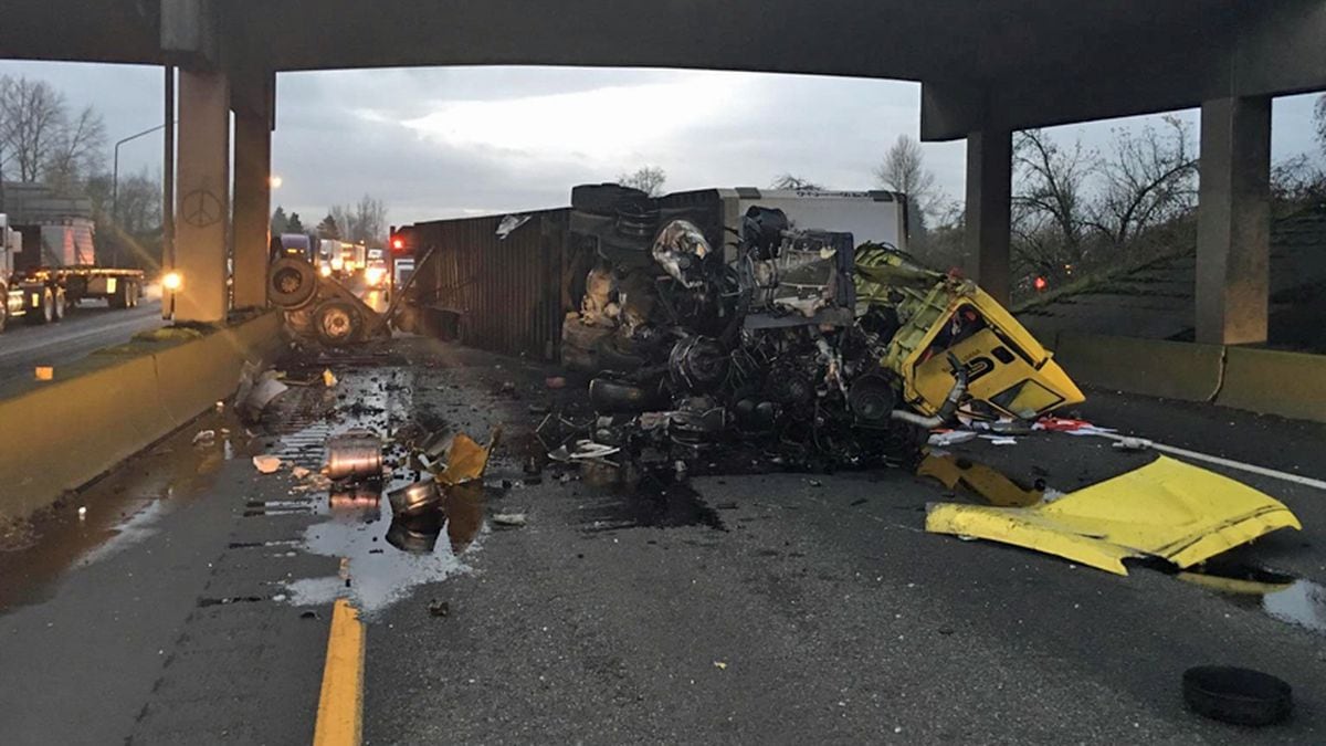 Southbound I5 reopens in Chehalis after semi crash caused 6hour closure