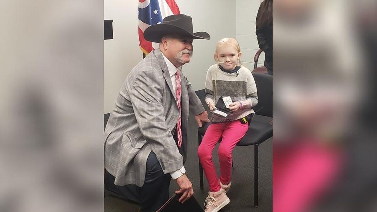 Ohio girl, 8, with stage 4 cancer deputized by sheriff