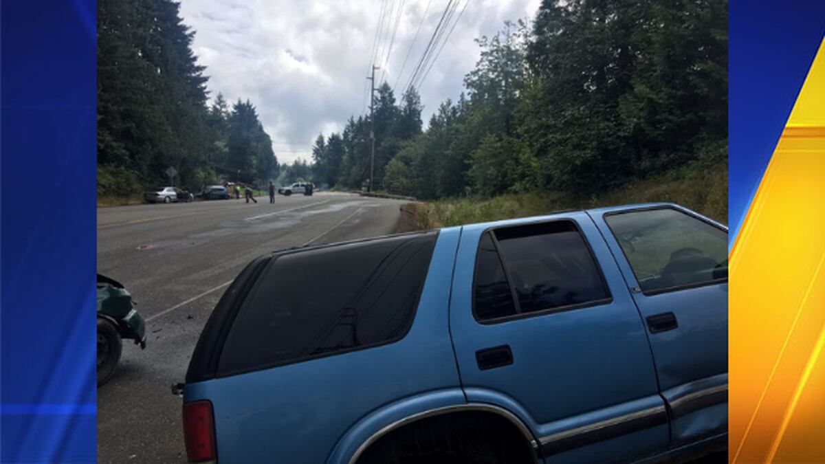 2 injured, taken to hospital after 4car collision on SR 305 near Poulsbo
