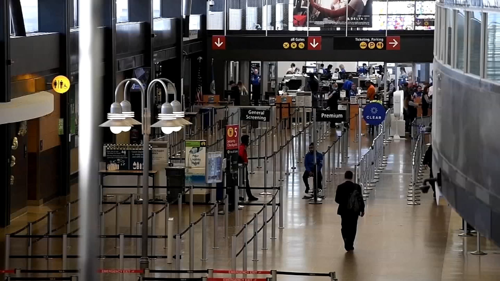 ICE, 시애틀 공항서 이민자 ‘오탑승’ 논란…뉴욕 대신 알래스카행