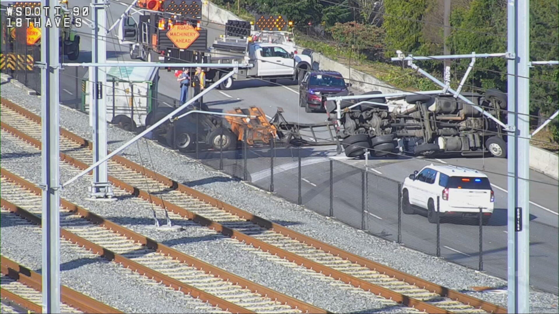 Crash temporarily shuts down all westbound I-90 lanes at Rainier
