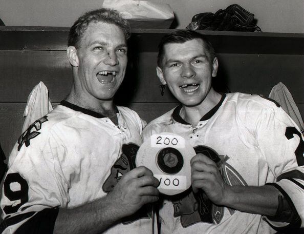Bobby Hull, Hockey Hall of Famer and Blackhawks legend, dies at 84 
