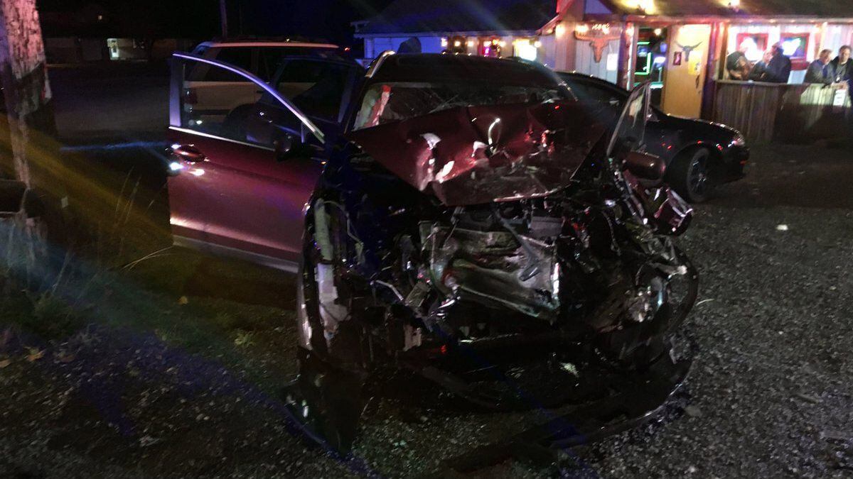 1 killed, 2 injured in Arlington crash